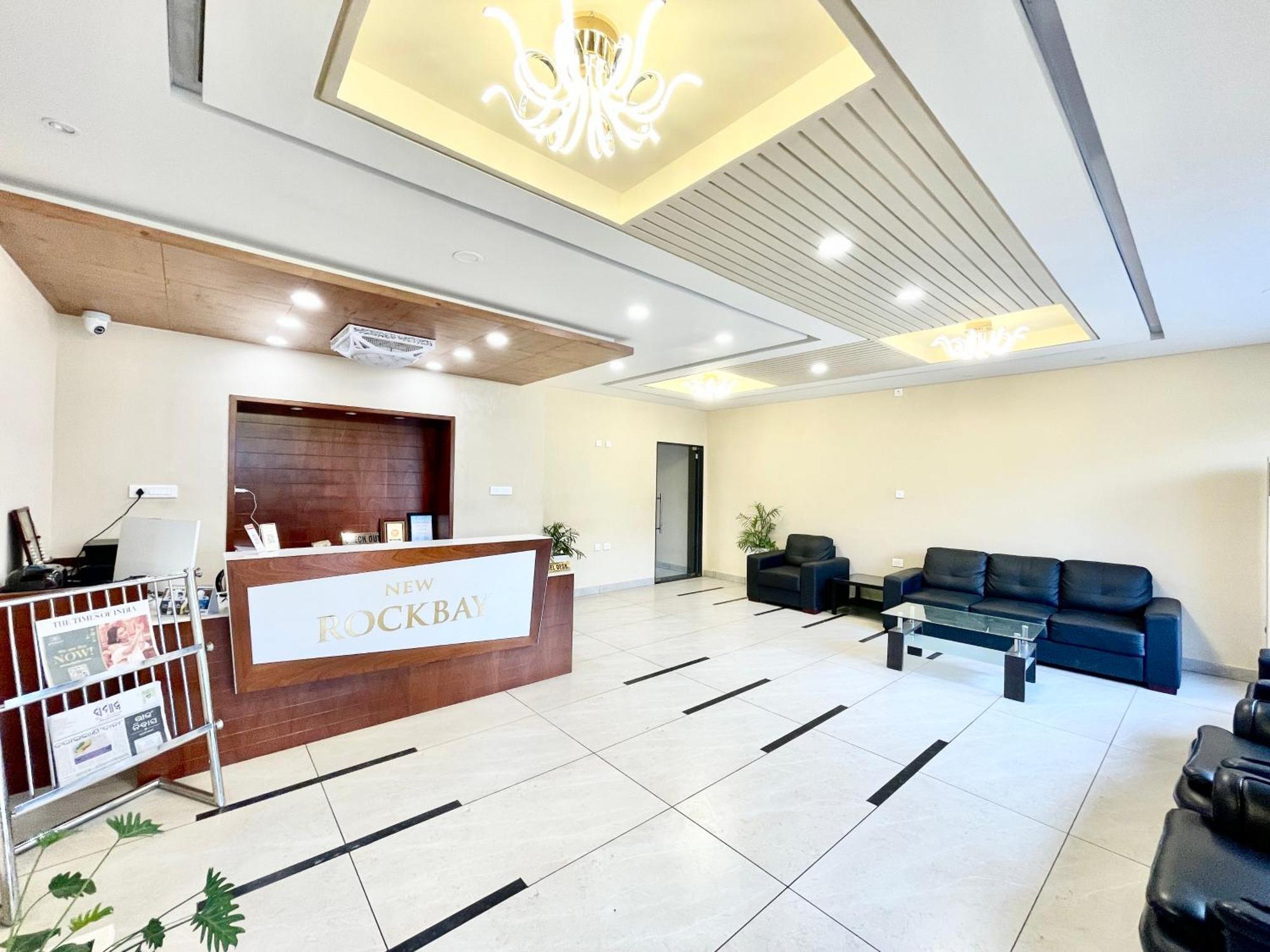 Hotel Rockbay, Puri Swimming-Pool, Near-Sea-Beach-And-Temple Fully-Air-Conditioned-Hotel With-Lift-And-Parking-Facility Buitenkant foto